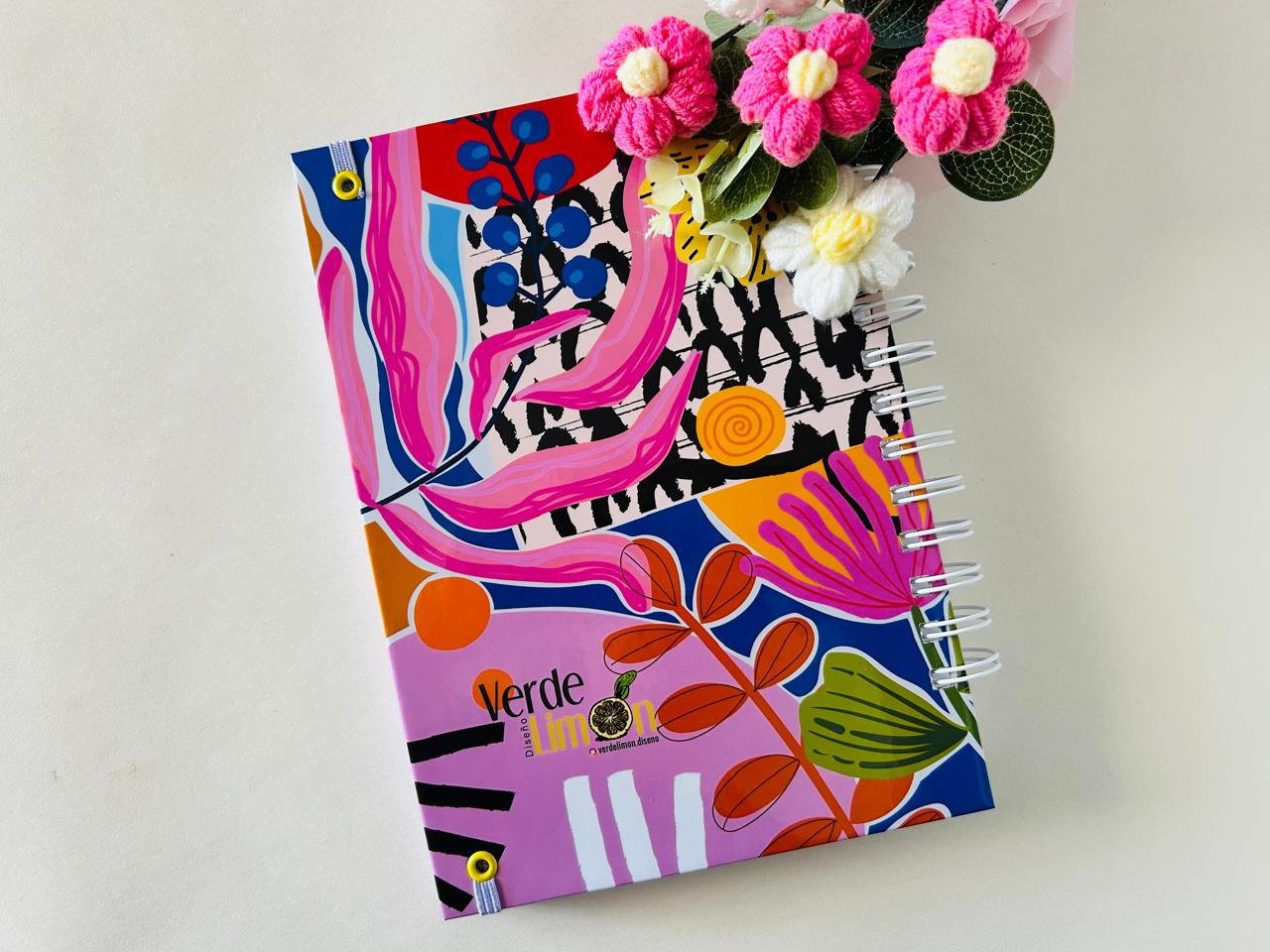 Cuaderno mujer florece